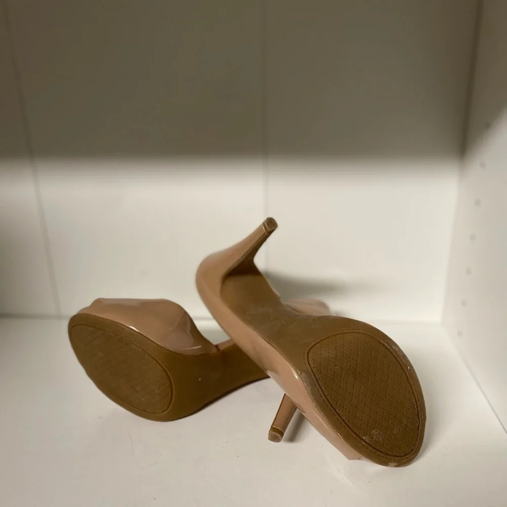 Jessica Simpson size 7 peep toe heels - Picture 3 of 3